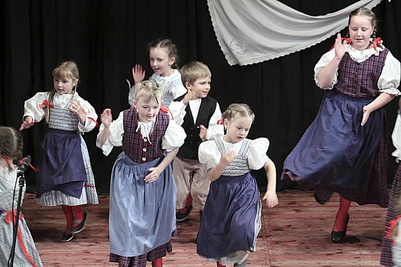 Hlinecký folklorní soubor Vysočan oslavil 25 let své činnosti. 