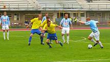 ČESTNÁ PROHRA. V prvním kole Ondrášovka Cupu narazili divizní fotbalisté místního AFK na druholigového soupeře a bojovali proti favoritovi bez bázně a hany. 