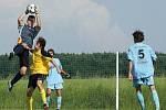 Z fotbalového utkání Stolany – FK Pardubice B 1:1.