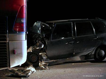 V neděli 20. února v 18.24 hodin zasahovali hasiči z Hlinska a Trhové Kamenice u srážky osobního vozidla a autobusu na silnici mezi Trhovou Kamenicí a Ždírcem nad Doubravou.