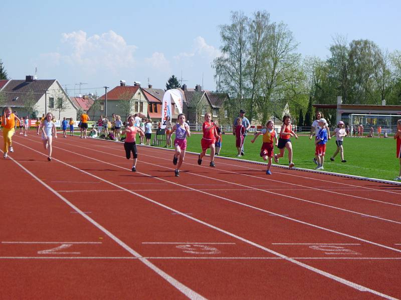 Svitavský stadion hostil ve středu 2. 5. deváté krajské kolo atletické Kinderiády. Vítězství a postup do pražského finále vybojovala ZŠ U Stadionu z Chrudimi.