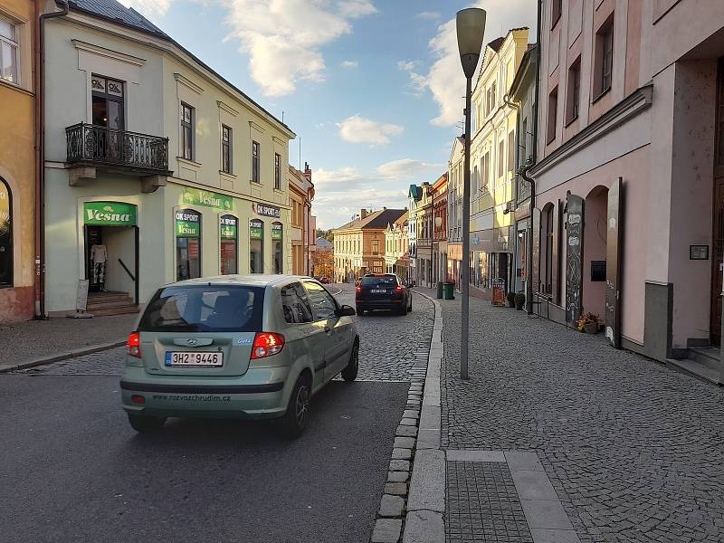 Široká ulice byla plná obchůdků. Kdo by si nepamatoval koktejl z "mlíčňáku" nebo prodejnu Supraphon?