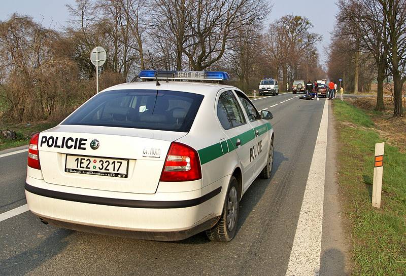 OPĚT BEZ ŘIDIČÁKU. Na motorkách dosáhla škoda 80.000 korun.