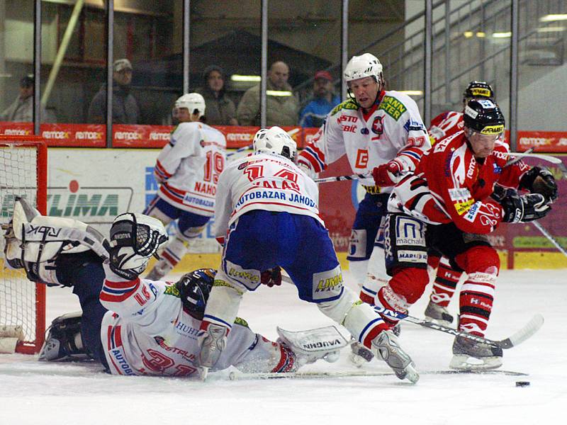 Chrudimští hokejisté porazili v dalším kole I. hokejové ligy Třebíč 5:2.