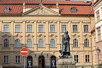 Město Chrudim a Pardubický kraj na opravu fasády přispějí shodnou částkou 3,2 milionu korun. Milion zaplatí Regionální muzeum.