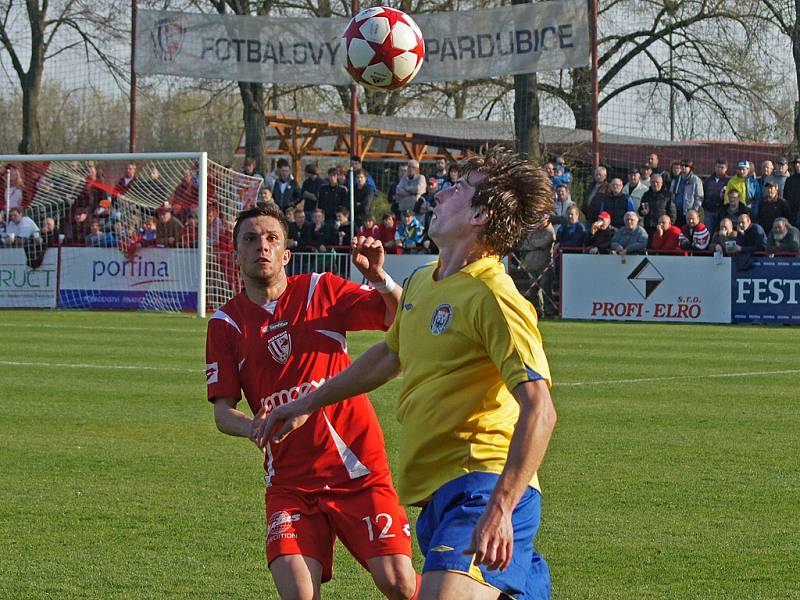 MFK Chrudim porazil v derby třetí ligy FK Pardubice na jeho hřišti 2:0.