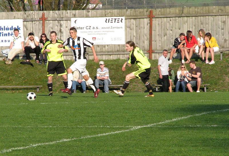 Z fotbalového utkání I. A třídy Žamberk - SK Chrudim 4:0.