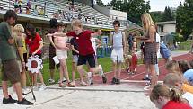 Při olympijském klání na Letním stadionu v Chrudimi, který pořádala Základní škola U Stadionu, se soutěžilo v lehké atletice.