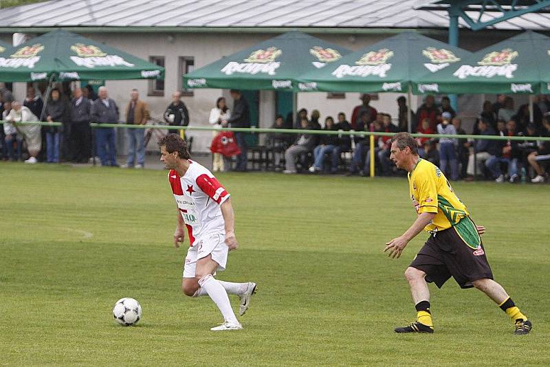 Fotbalová exhibice v Prosetíně proti sobě postavila výběr Prosetína a Internacionály Slavie.