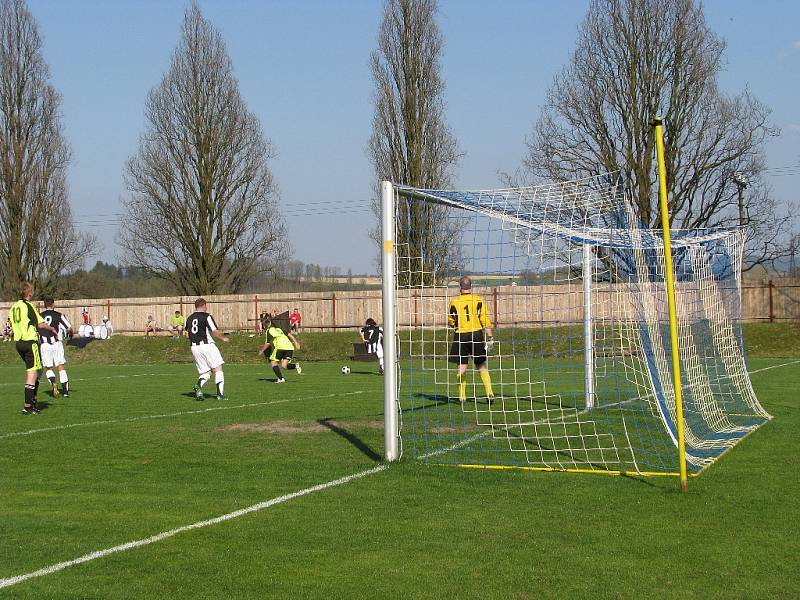 Z fotbalového utkání I. A třídy Žamberk - SK Chrudim 4:0.