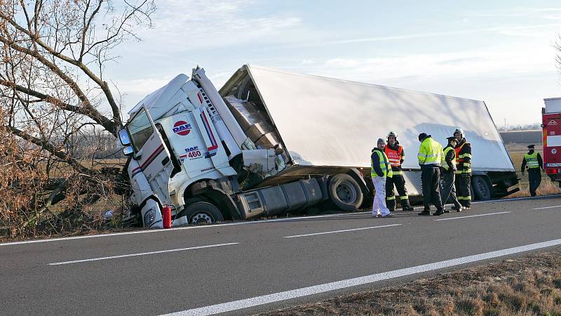 Škody na kamionu se odhadují na 2,5 milionu