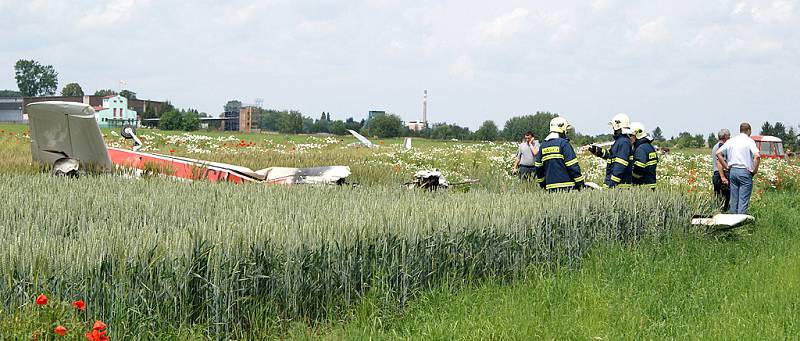 V havarovaném letadle zahynul pilot.