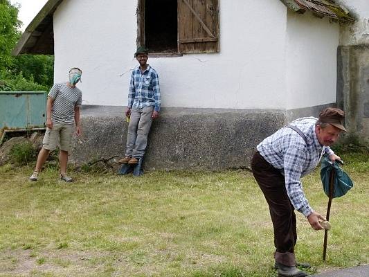 Na žumbereckém hradě a podhradí se v sobotu konal už tradiční Pohádkový les. Tentokrát s rekordní účastí dětí a rodičů.