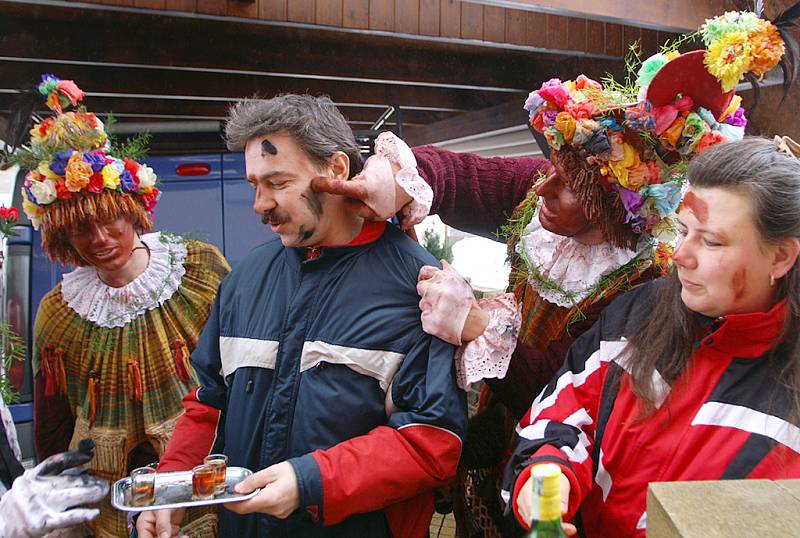 Maškary vyrazily na tradiční masopustní obchůzku Vítanovem.