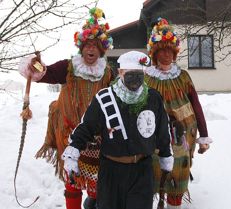 Maškary vyrazily na tradiční masopustní obchůzku Vítanovem.