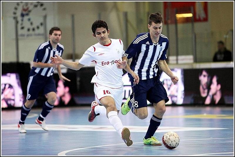 Mitropa Cup 2010: Era-Pack Chrudim rozstřílel slovenský ŠK Mima Divus Trnava 10:2.