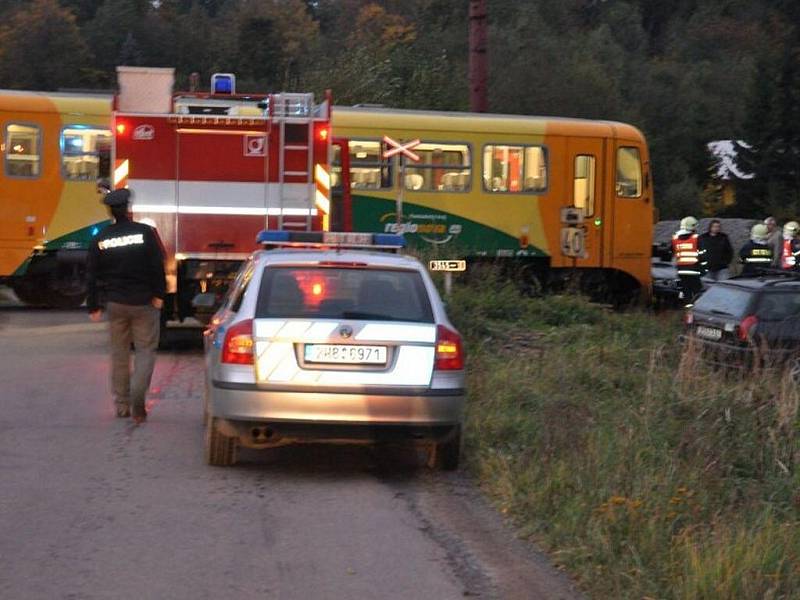 Při střetu motorového vlaku s osobním vozem Škoda Felicia na železničním přejezdu v Čachnově u Krouny dne 7. října v 6:04 neby naštěstí nikdo zraněn. 