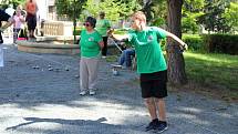 Společenské hřiště v zámeckém parku pokřtil turnaj v pétanque. 