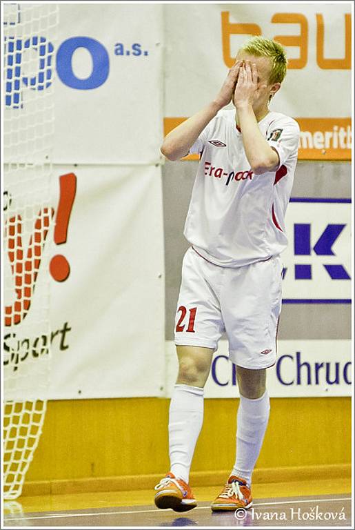 FK Era-Pack Chrudim porazil ve třetím semifinále 1. FC Nejzbach Vysoké Mýto 10:2 a zajistil si postup do finále 3:0 na zápasy. 