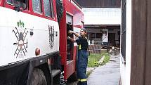 Dobrovolní hasiči z Chrudimě, Topole a Markovic pomáhali v Bludovicích na Jesenicku s likvidací škod, které napáchaly červnové povodně. 