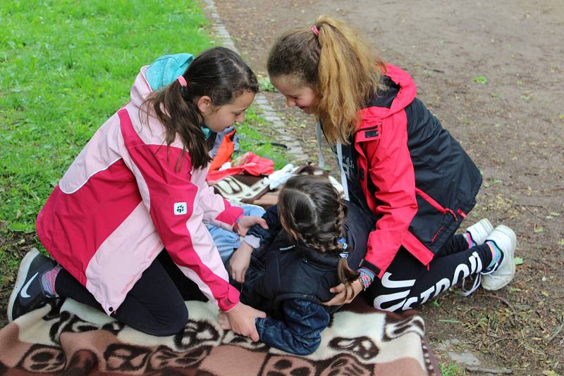 Oblastní kolo soutěže mladých zdravotníků v chrudimském parku