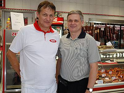 Velkouzenářkou firmu Čejka, se sídlem ve Skutči, navštívil poslanec ODS a bývalý ministr financí Vlastimil Tlustý.