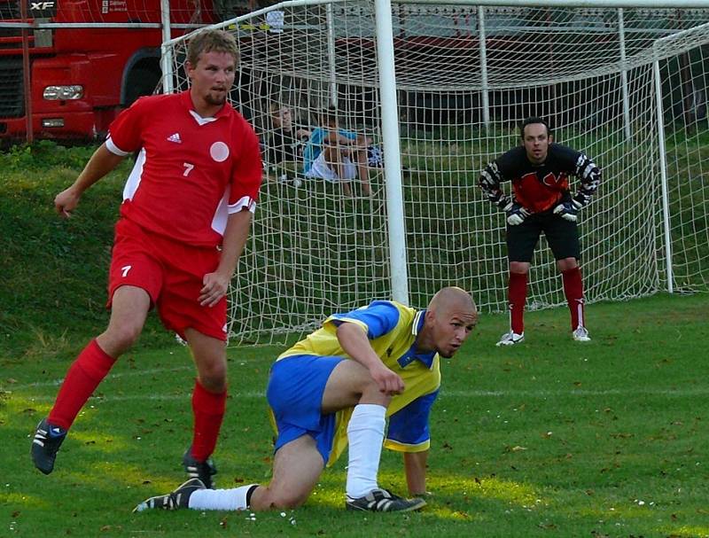 Fotbalové utkání Svídnice - Chroustovice 3:5.