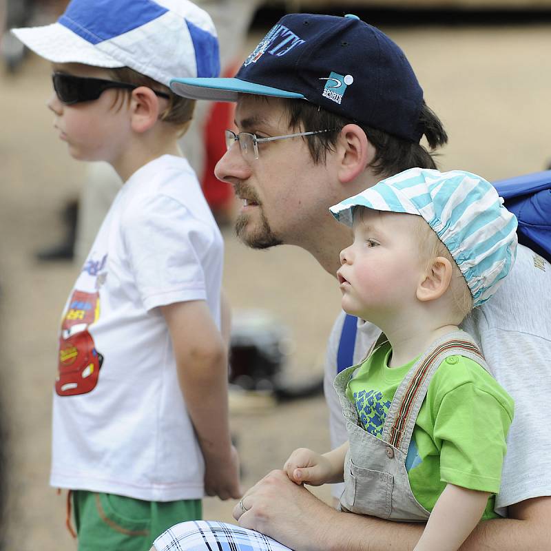 Z archivu Deníku. Festival amatérského loutkového divadla Loutkářská Chrudim.