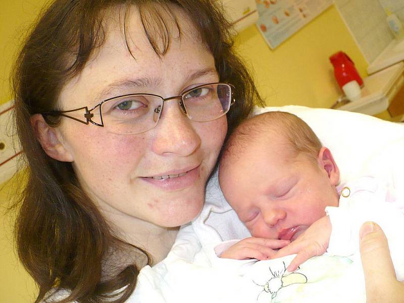První nový človíček, který přišel na svět v novém roce v chrudimské porodnici, byla Maruška Málková z Jeníkova. 