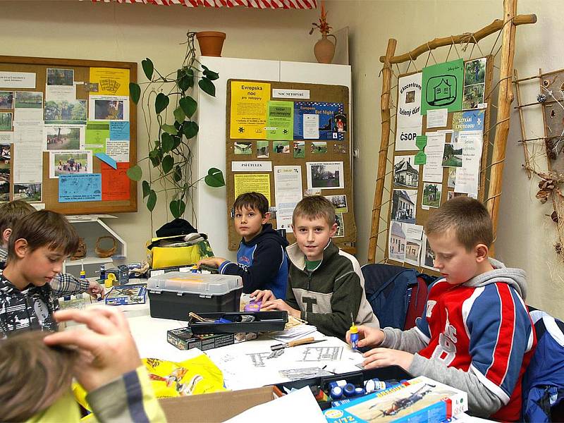 V PROSTORÁCH Domu dětí a mládeže Chrudim je teď k vidění zajímavá výstava s názvem „Tajemná síla přírody“. 