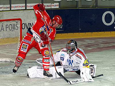 Hokejisté HC Chrudim (v bílém) prokázali v přípravě proti Pelhřimovu velmi dobrou formu.