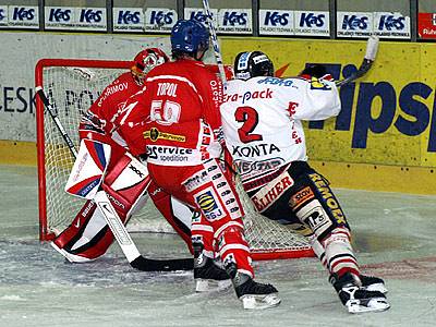 Hokejisté HC Chrudim (v bílém) prokázali v přípravě proti Pelhřimovu velmi dobrou formu.