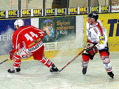 Hokejisté HC Chrudim (v bílém) prokázali v přípravě proti Pelhřimovu velmi dobrou formu.