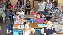 První školní den absolvovalo 1. září 2011 také prvňáčci v Základní škole v Krouně. 15 nových školáků uvítal i zdejší starosta Pavel Ondra.
