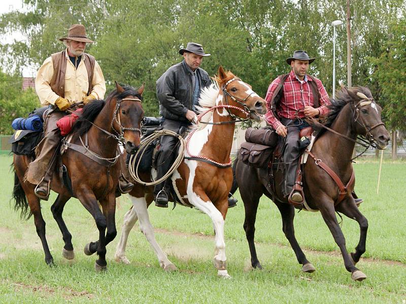 Western Riding Klubu ČR vyrazil na koních napříč Českou republikou.