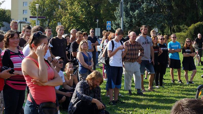 Otevření nové venkovní tělocvičny před Letním stadionem v Chrudimi.