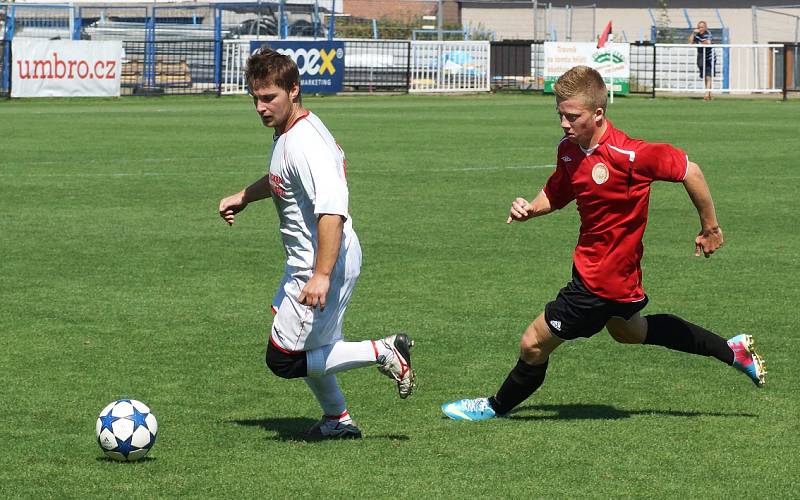 Z fotbalového utkání krajského přeboru MFK Chrudim B - Jiskra Heřmanův Městec 3:0.