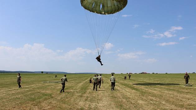 Airborne Triathlon – memoriál Nikolaje Martynova den první - seskoky