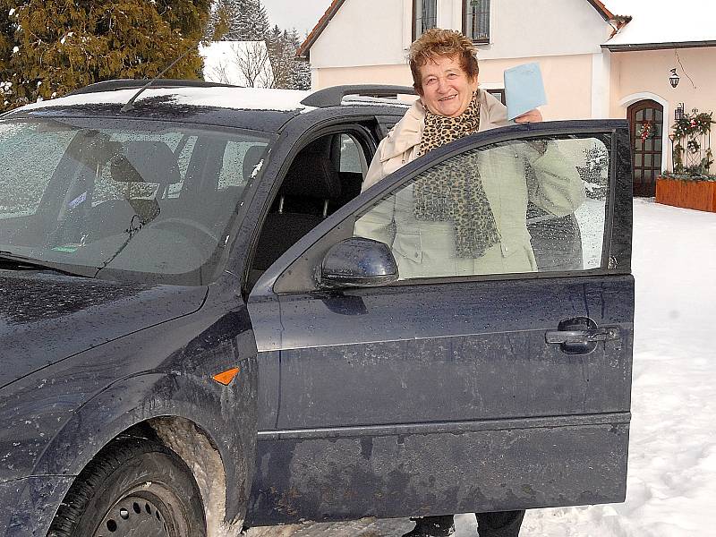 Růžena Dvořáková volila na samotě v Petrkově.