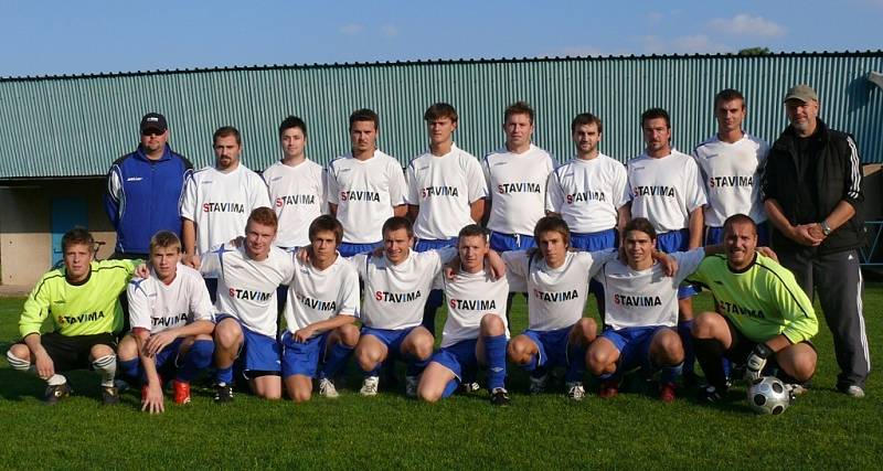 Z fotbalového utkání Rozhovice - Třemošnice 2:2.