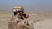 Příslušníci výcvikového a poradního týmu OMLT mezi nimiž jsou i chrudimští vojáci v Kábulu mimo jiné i pomáhají s výcvikem 6. pěšího kandaku Afghánské národní armády.