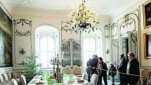 Lidé využili možnost navštívit svátečně vyzdobené interiéry slatiňanského zámku.