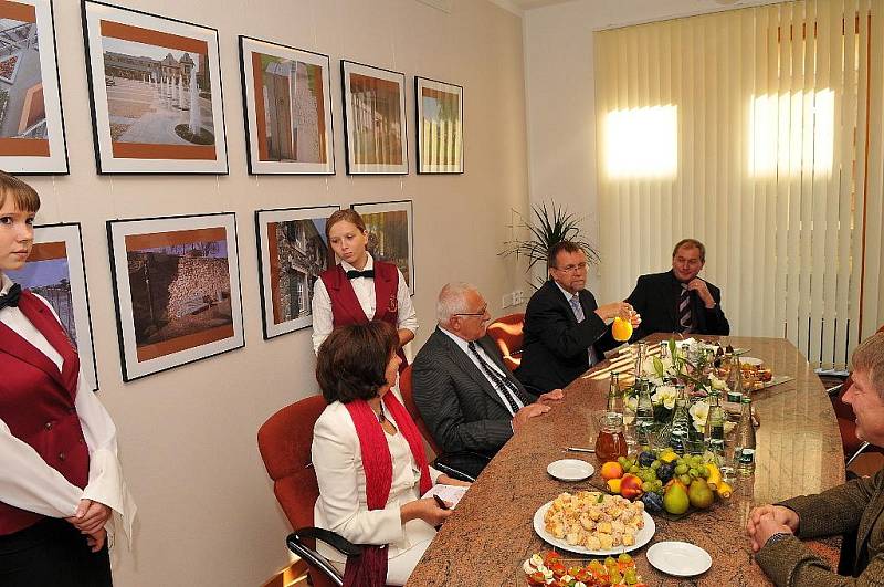 Z návštěvy prezidentského páru na Chrudimsku.