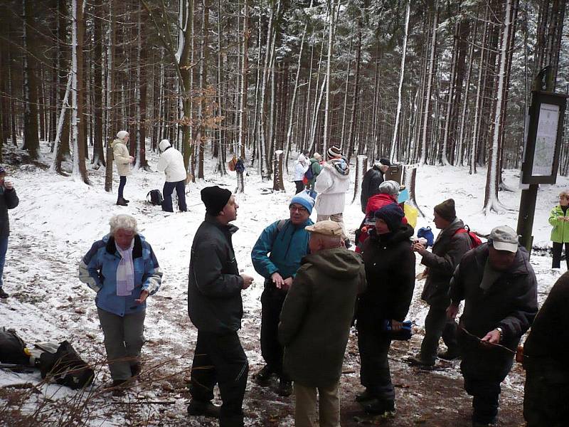 Turisté z Chrudimě se sešli na konci roku u Filipovského pramene.