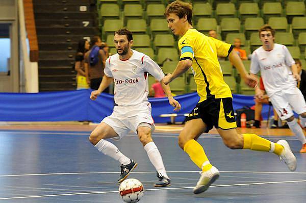 Utkání Era-Packu ze základní skupiny UEFA FUTSAL Cupu. FK ERA-PACK Chrudim - Vegakameratene.