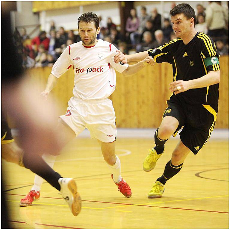 Era-Pack Chrudim porazil v derby Nejbach Vysoké Mýto na jeho palubovce 8:3.