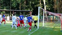 Z utkání I. A třídy ve fotbale Heřmanův Městec - Přelouč 3:0 (1:0).