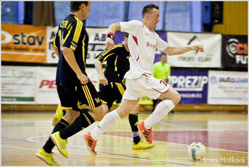 FK Era-Pack Chrudim porazil ve třetím semifinále 1. FC Nejzbach Vysoké Mýto 10:2 a zajistil si postup do finále 3:0 na zápasy. 