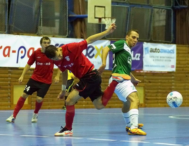 První z dvojice přípravných zápasů s polským 	Rekord Bielsko-Biała vyhrál FK ERA-PACK Chrudim 4:2 (2:1).