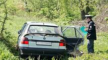 U Lukavice do sebe čelně narazila vozidla Toyota Yaris a Škoda Felicia combi. Obě dvě auta jsou na odpis, felicia vylétla ze silnice a skončila téměř v nedalekém potoce.